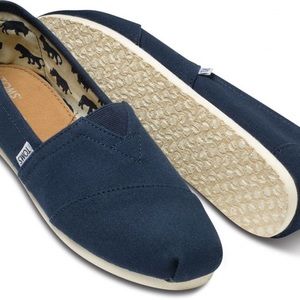 Navy Toms